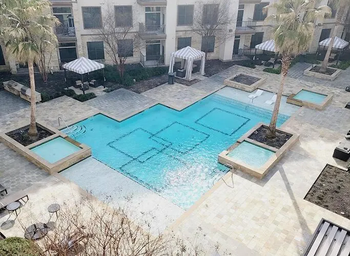Relaxing Pool View Apt Reliant Stadium/Medical Center